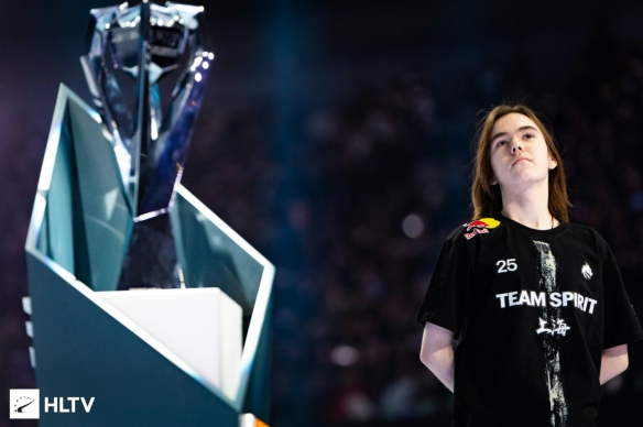 Johnny Speeds 引起了组织的注意，因为 hampus 的到来;