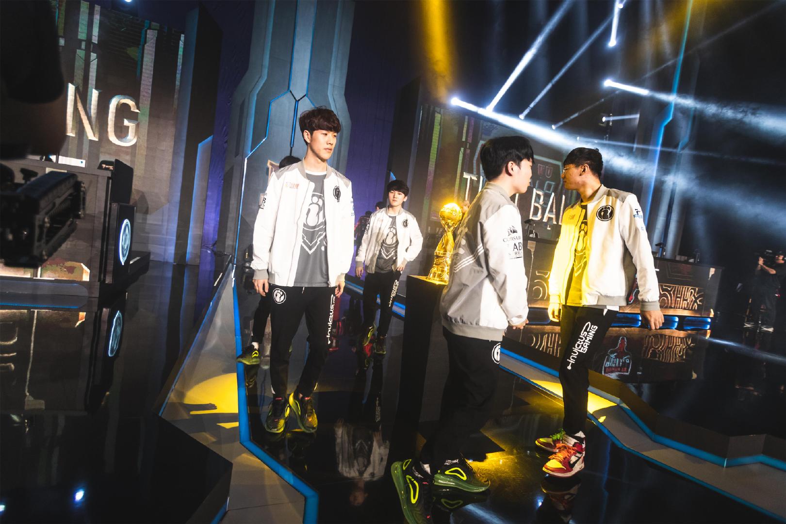 【lpl战报】iG 2-1 JDG：Wink回归首秀 iG成功让一追二